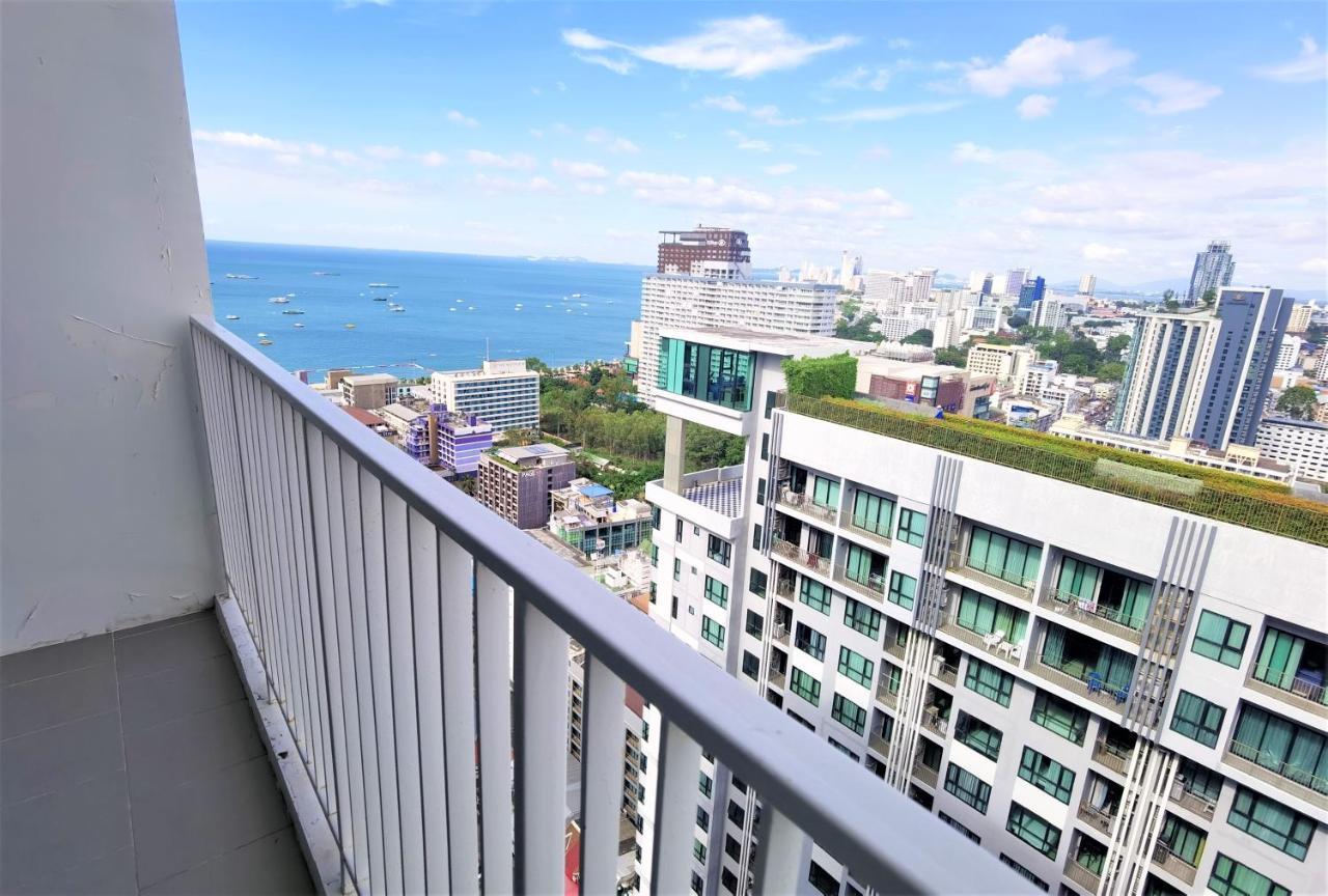 Llx Apartments At The Base Condo Pattaya Bagian luar foto