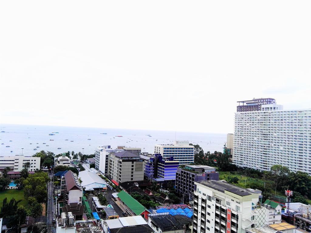 Llx Apartments At The Base Condo Pattaya Bagian luar foto