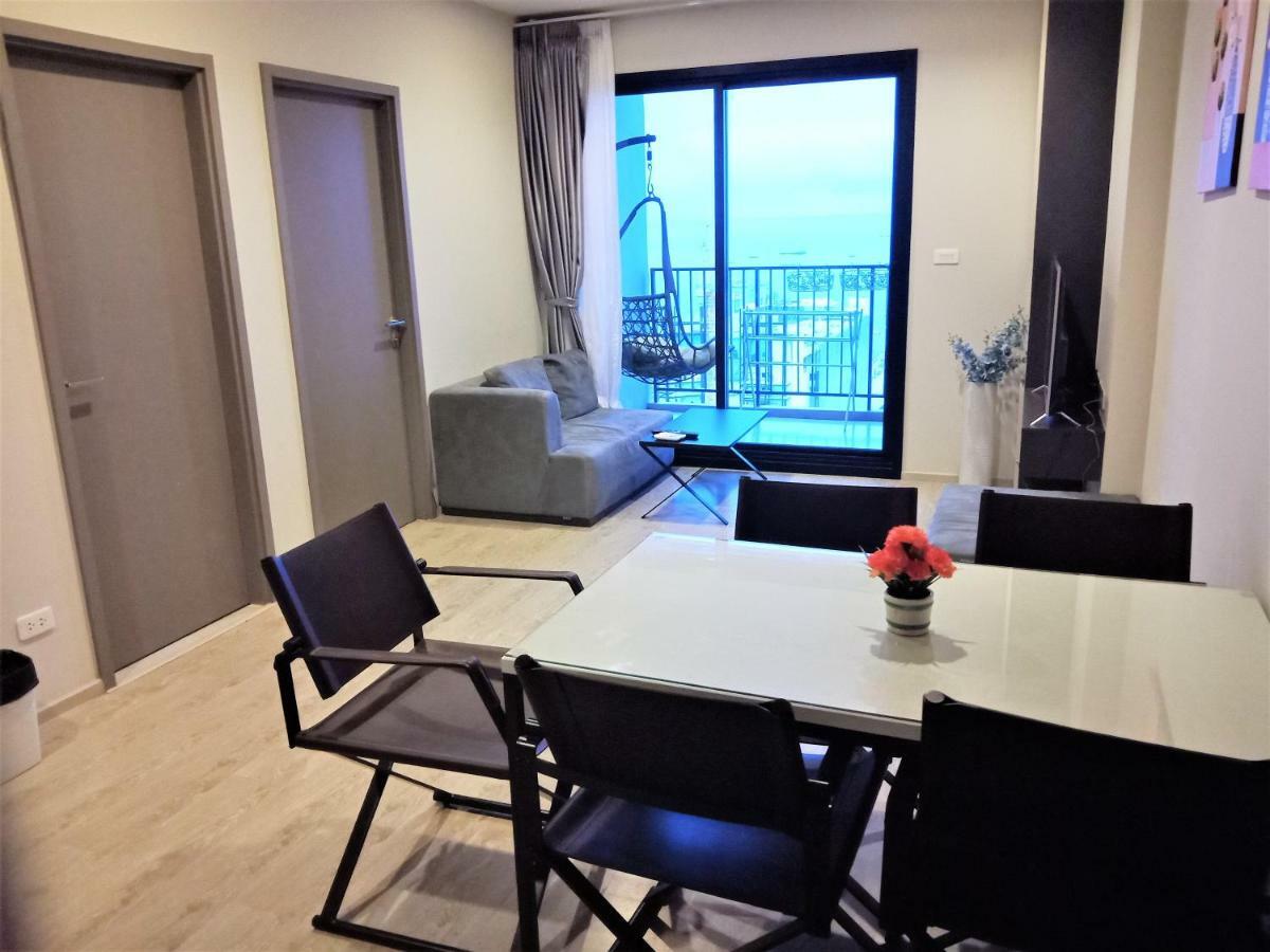 Llx Apartments At The Base Condo Pattaya Bagian luar foto