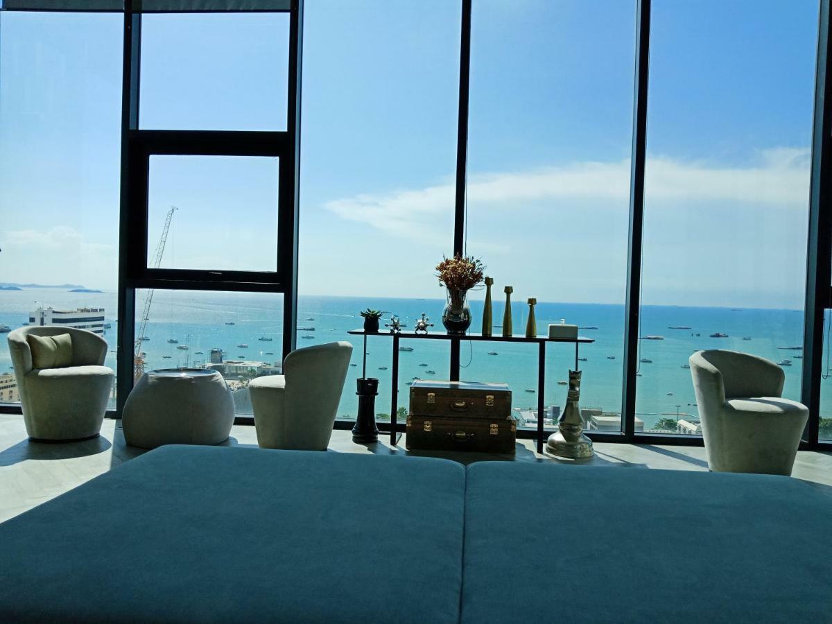 Llx Apartments At The Base Condo Pattaya Bagian luar foto