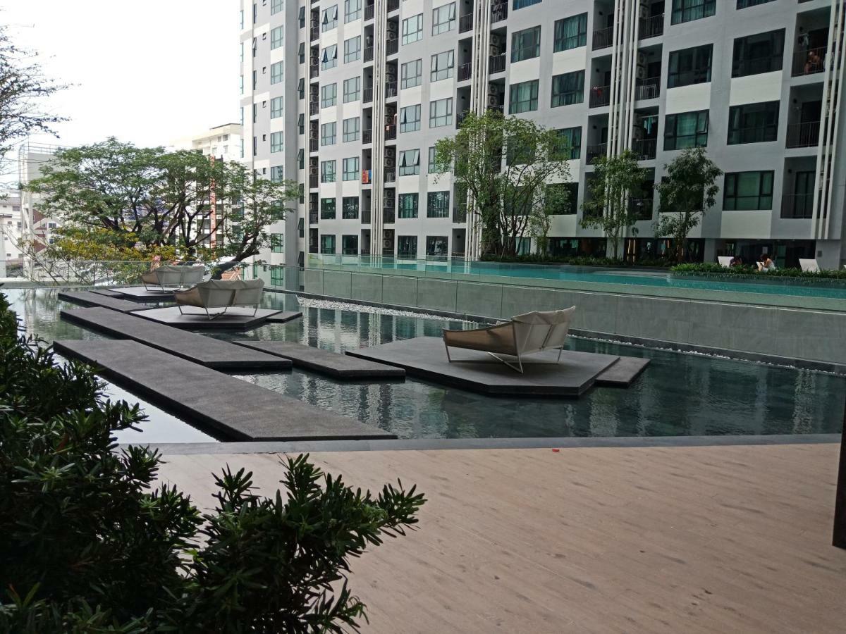Llx Apartments At The Base Condo Pattaya Bagian luar foto