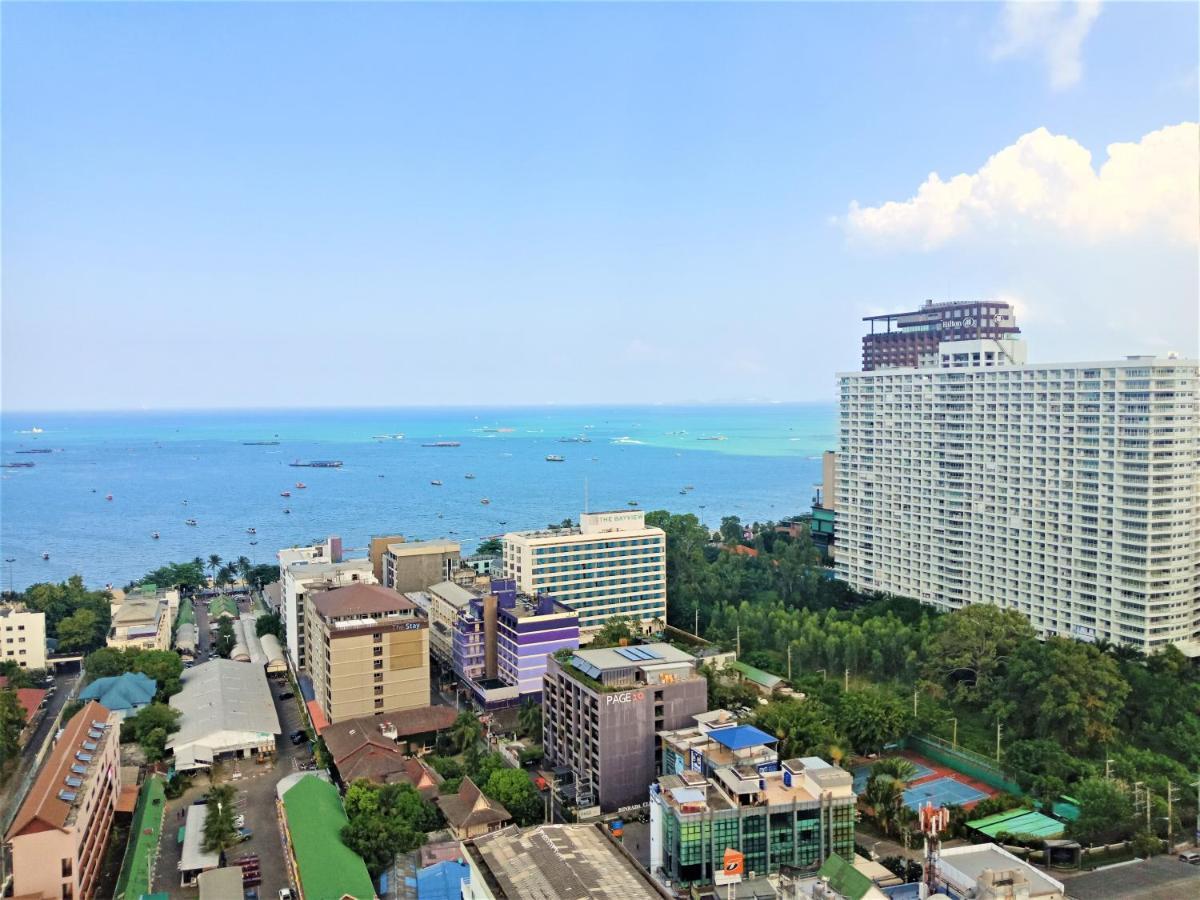 Llx Apartments At The Base Condo Pattaya Bagian luar foto